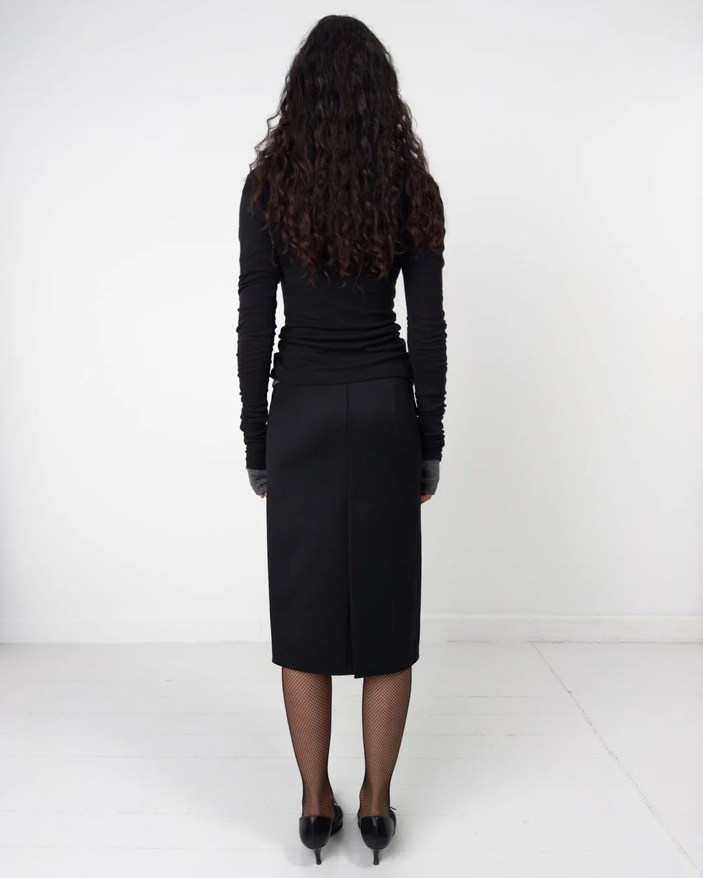 BLACK HIGH RISE SKIRT